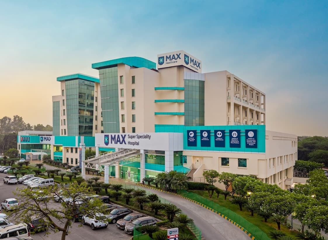 Max Hospital Dwarka